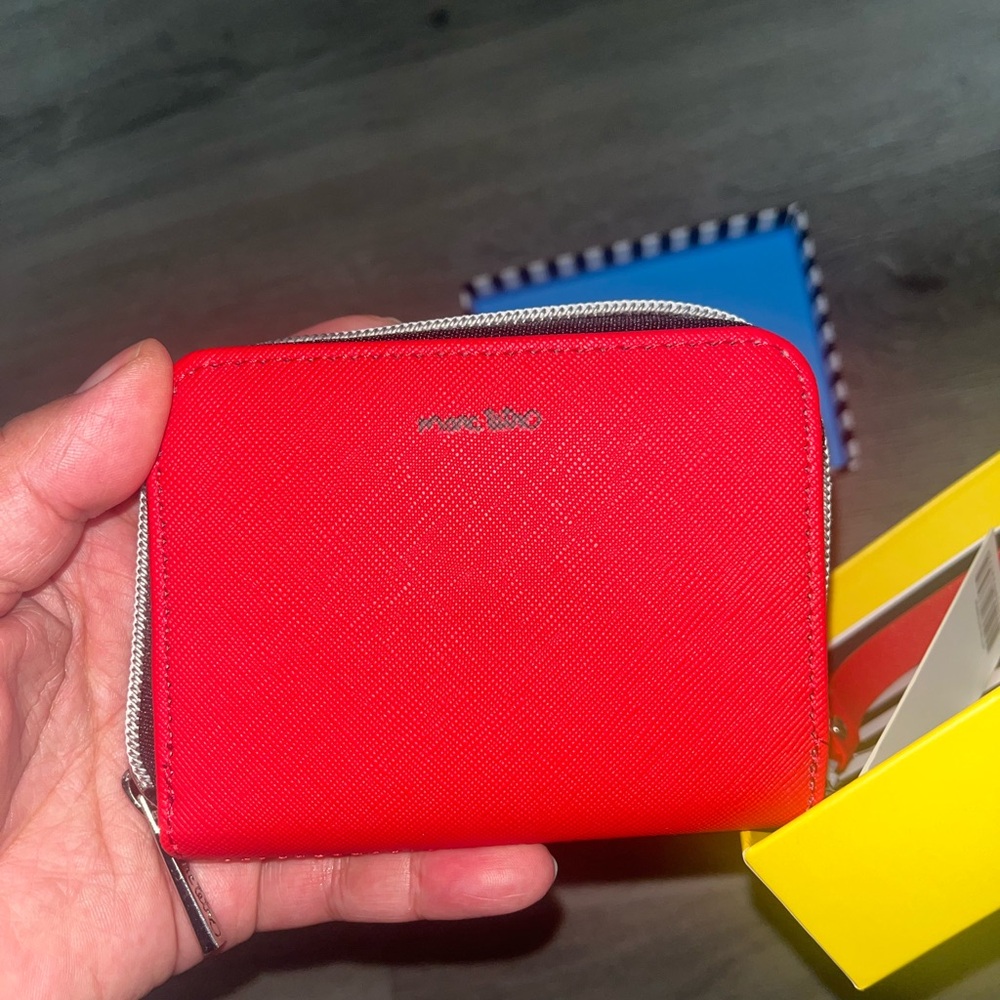 Marc Tetro Red Dog Print Women's Wallet - Picture 5 of 6